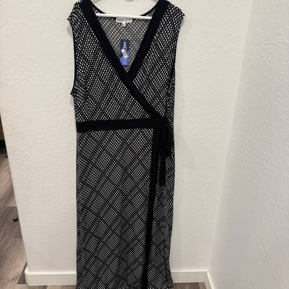 NWT Meri Skye Faux Wrap Dress Womens 4X Black White Geometric